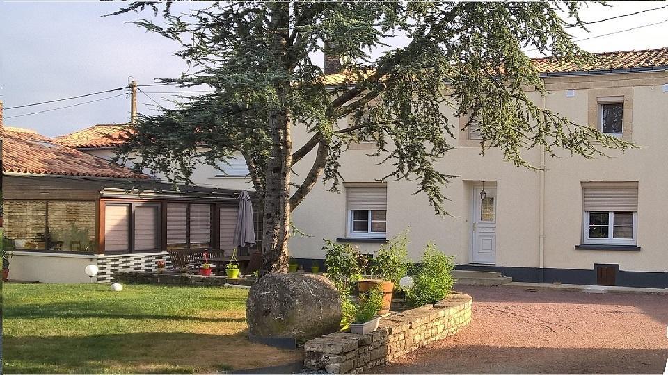 Bed and Breakfast Entre Marais Et Gatine Saint-Pompain Exterior foto